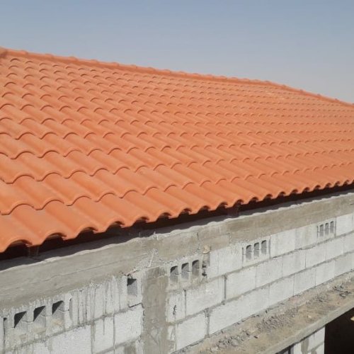 تركيب قرميد عالي الجودة بأسلوب احترافي – القرني حداد 2000