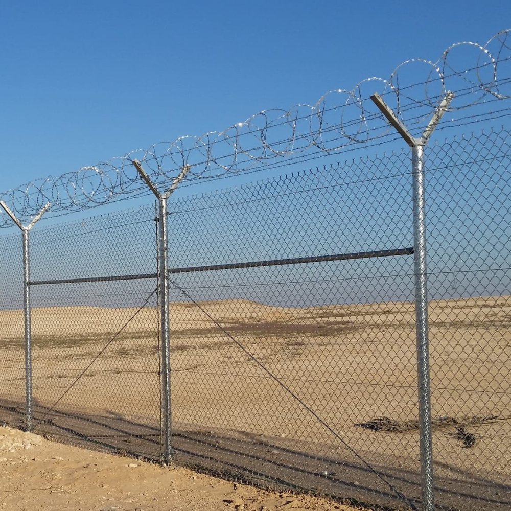 مظلات وسواتر وبرجولات بالرياض – شبك شائك أمني