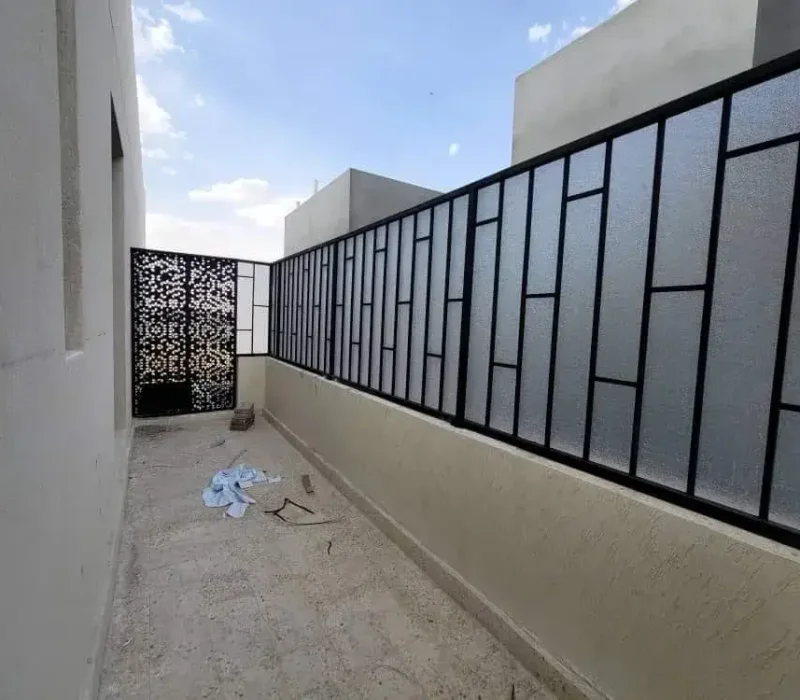 سواتر لكسان حديثة وأنيقة للفلل والمنازل – القرني حداد 2000